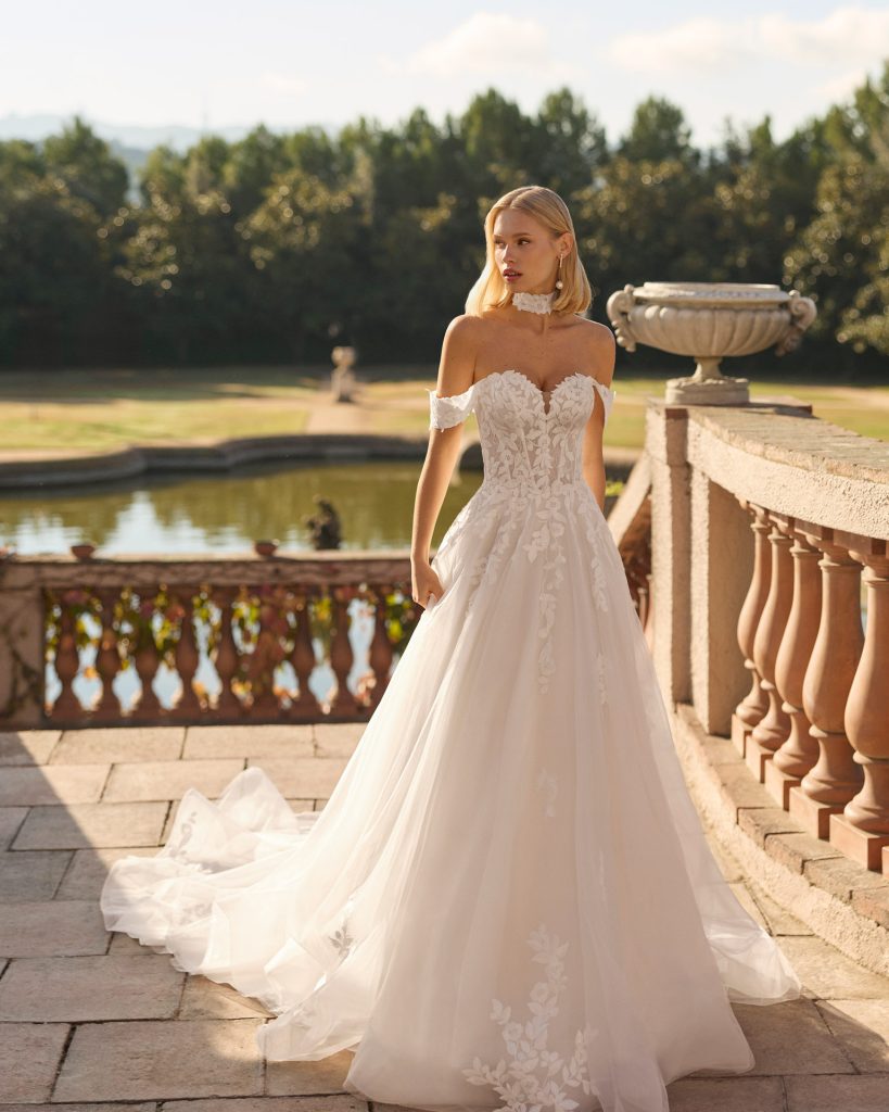 Rochie de mireasă cu corset inimă